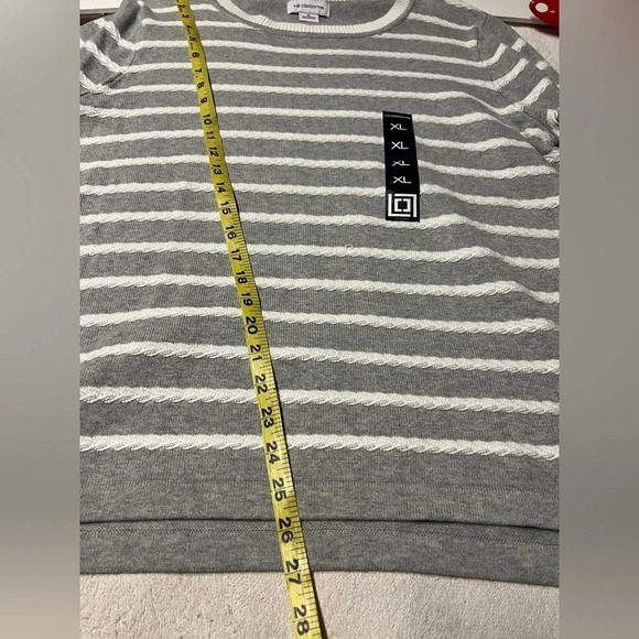 🛍️LIZ CLAIBORNE Gray and white stripe sweater size XL. - Picture 13 of 13